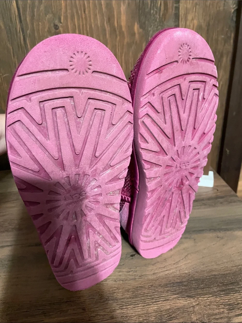 UGG Australia Kids Pink Sequin Classic Short Sherpa lined Boots • Size 4